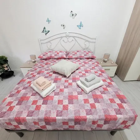 Apartment Magenta