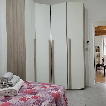 Apartment Magenta *