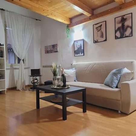 Apartment Magenta